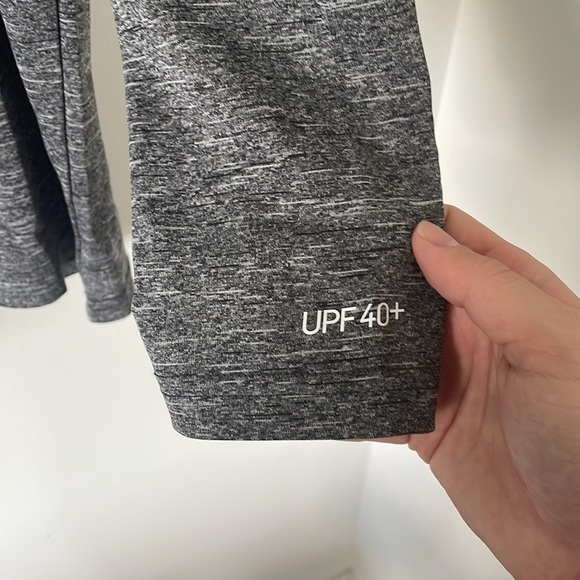 Nike Dri-FIT UPF 40+ Hydroguard Heathered Long Sleeve Swim Tee - Picture 4 of 6